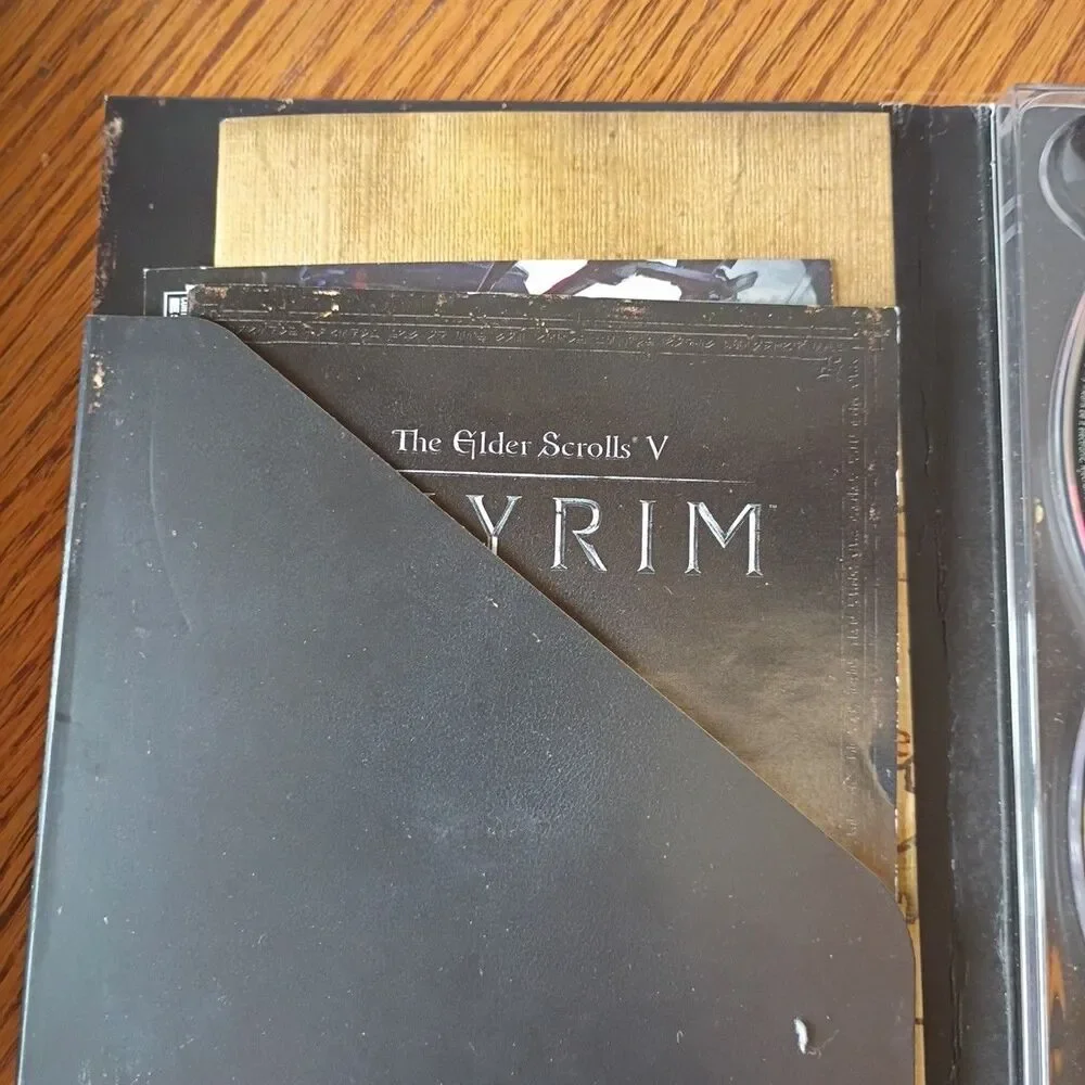 Elder Scrolls V: Skyrim - PS3 Collector's Edition w/ Map and Manual